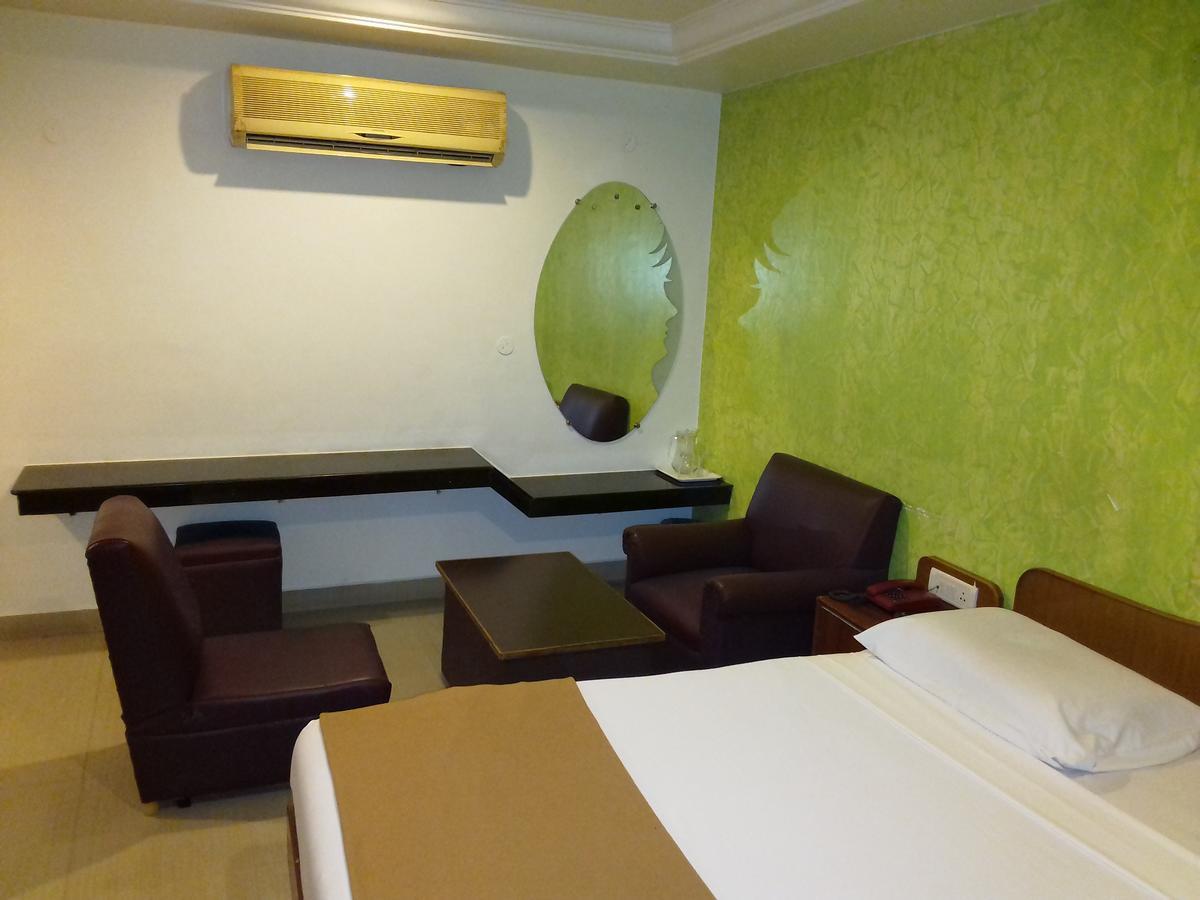 Sri Srinivasar Residency Hotel Vellore Exterior photo