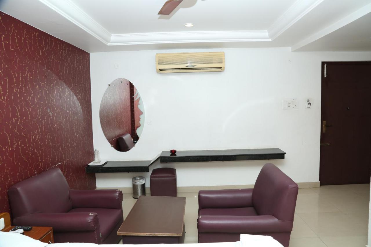 Sri Srinivasar Residency Hotel Vellore Exterior photo